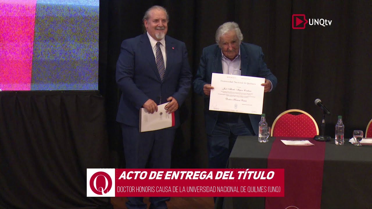 Entrega del título Doctor Honoris Causa de la UNQ a José 