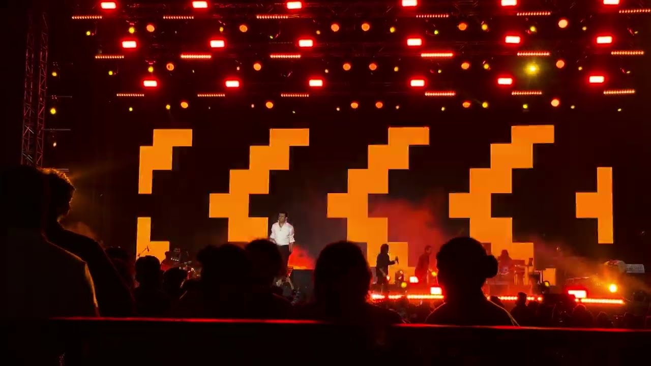 Tumse milke dil ka hai jo hal kya kare | Sonu Nigam Live concert Indore#sonuigam #song #live#concert