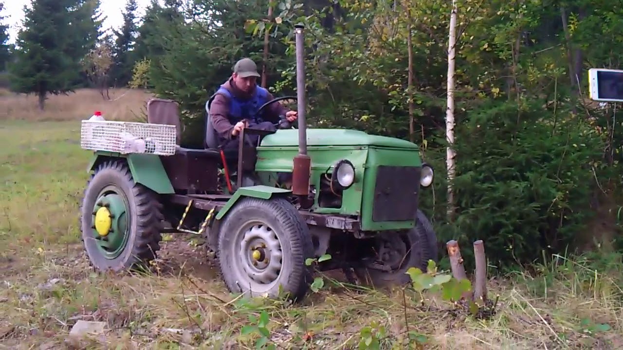 Trhání kořenu Traktorem