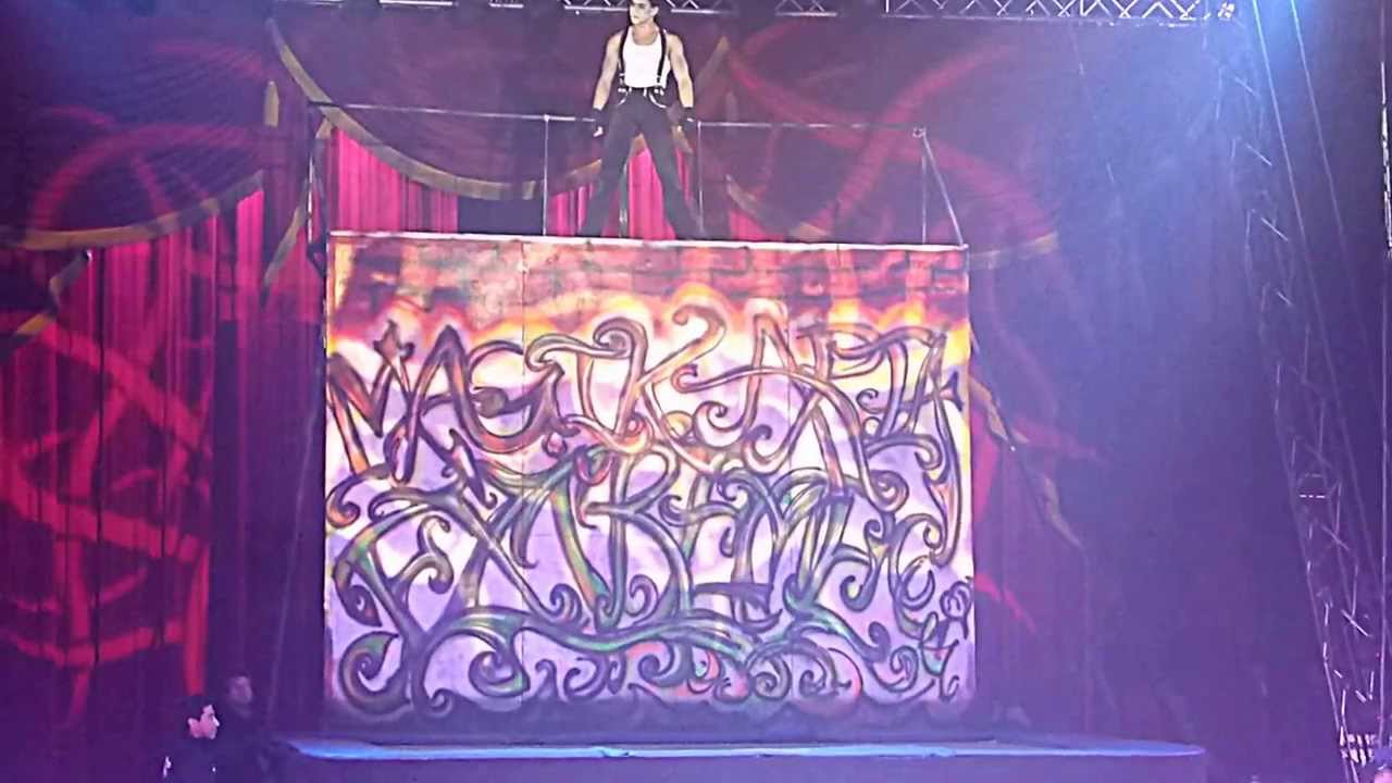 Circus Vargas' Tramp-O-Wall!