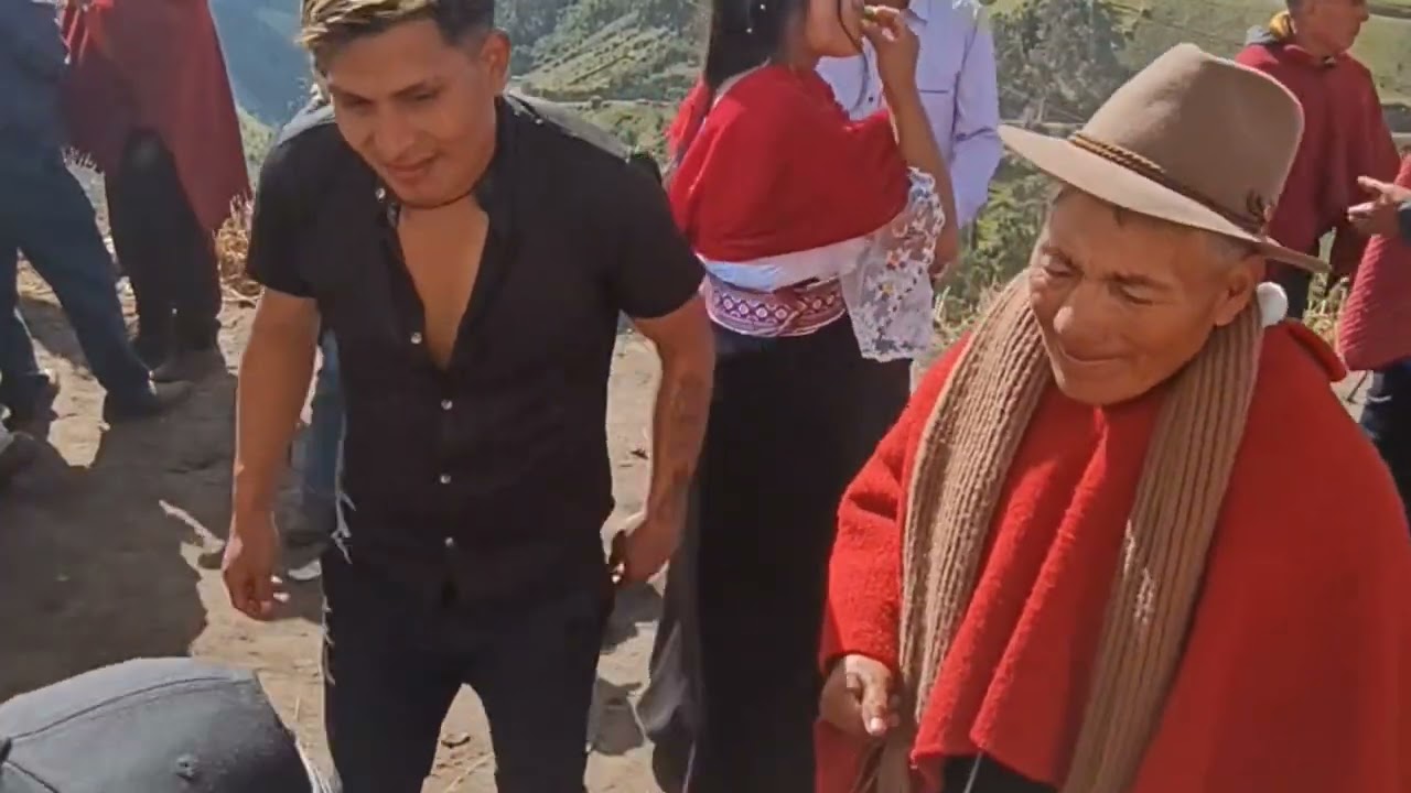 Byron Yautibug y su grupo Corazón Andino 