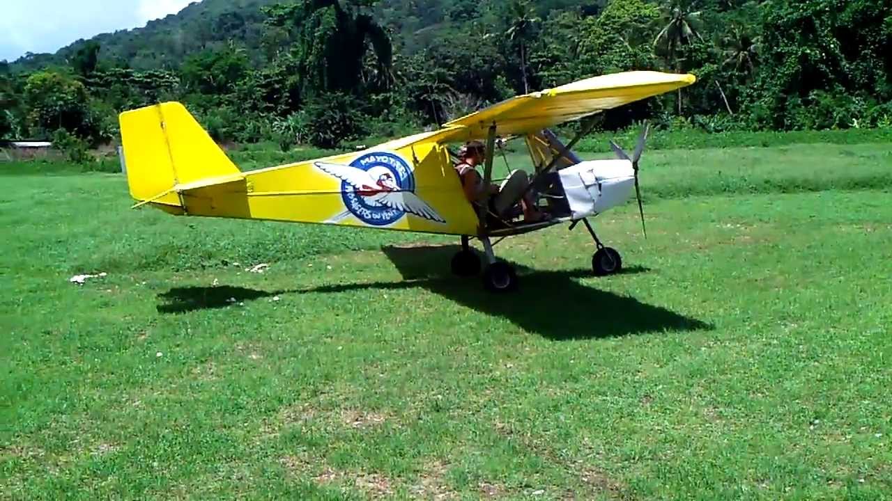 Présentation de l'ULM en départ de Dapani pour un tour au-dessus de Mayotte