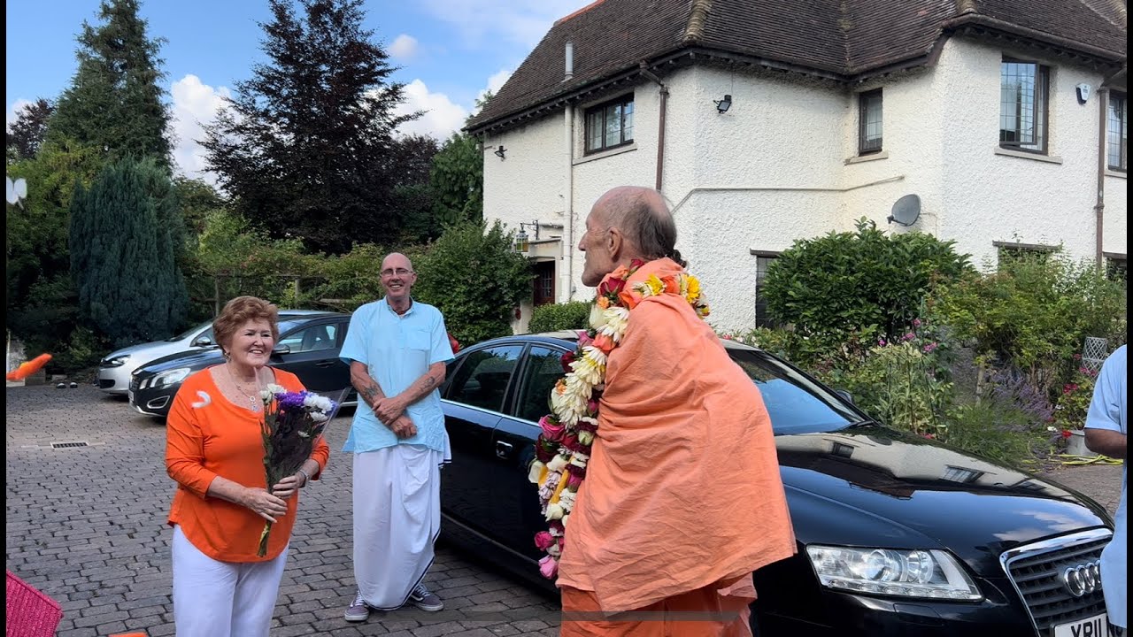 Sripada Bhakti Vikasa Swami Arrives At Canterbury, UK