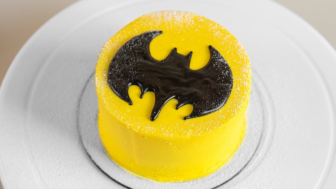 How I make a Halloween Bat Cake
