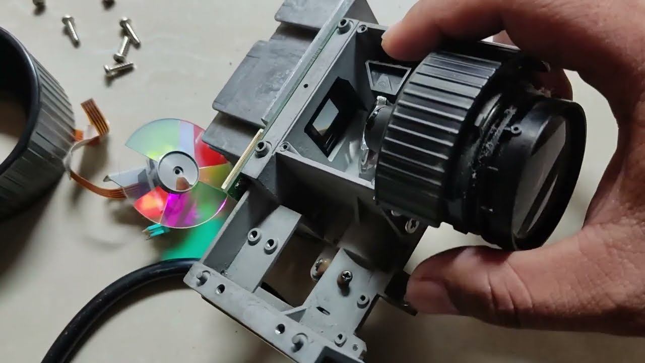 servis proyektor infocus - menyala normal gambar kurang terang