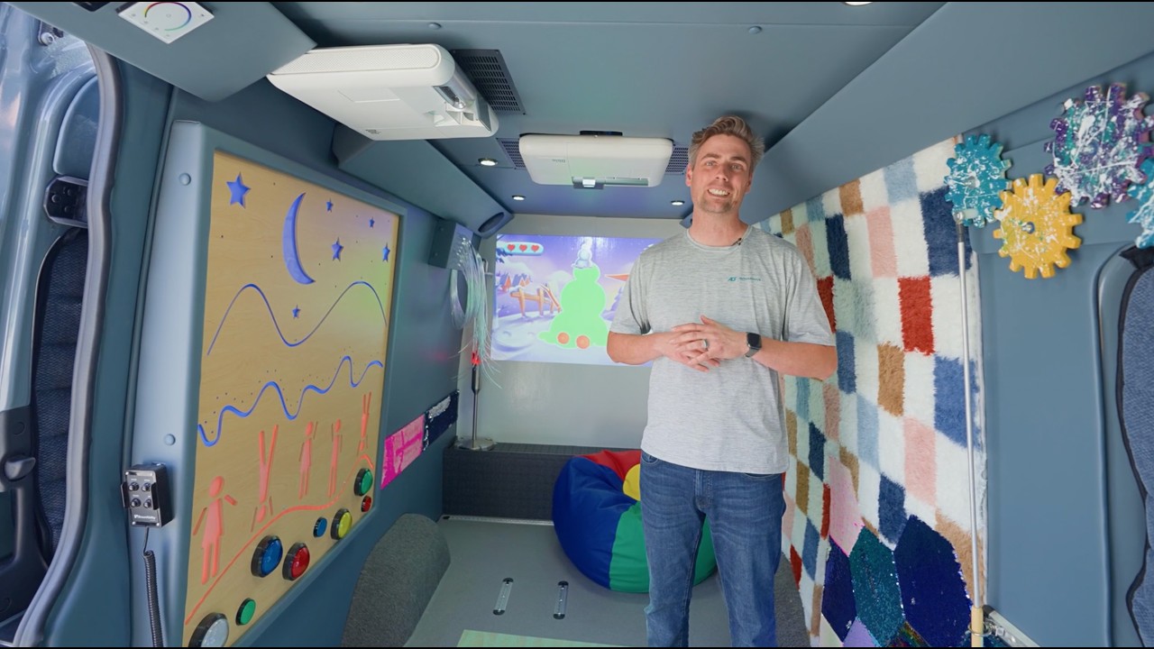 Переоборудование фургона в мобильную сенсорную комнату