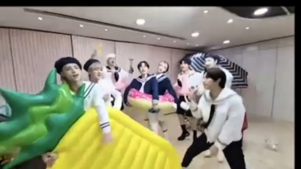 Plss is my first time doing this so pls like comment and subscribe🥹🙏.funny#straykids#viral#viwers   