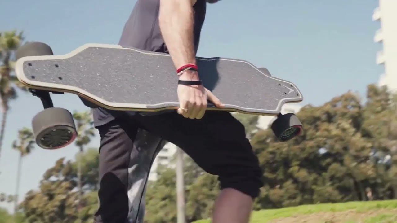 Backfire G2 Electric Skateboard – Smooth, Fast & Affordable Ride for 2025! 🛹⚡