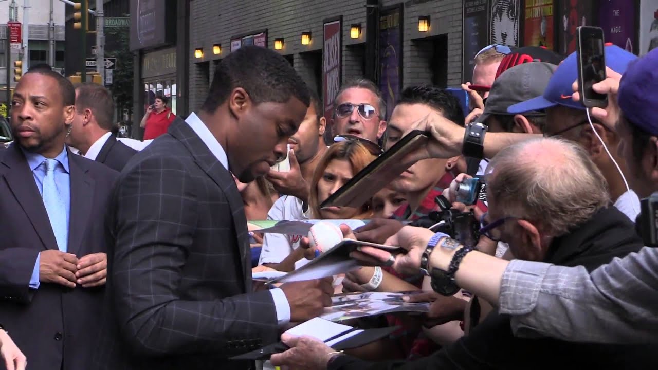 Chadwick Boseman outside Letterman Show (no sound)
