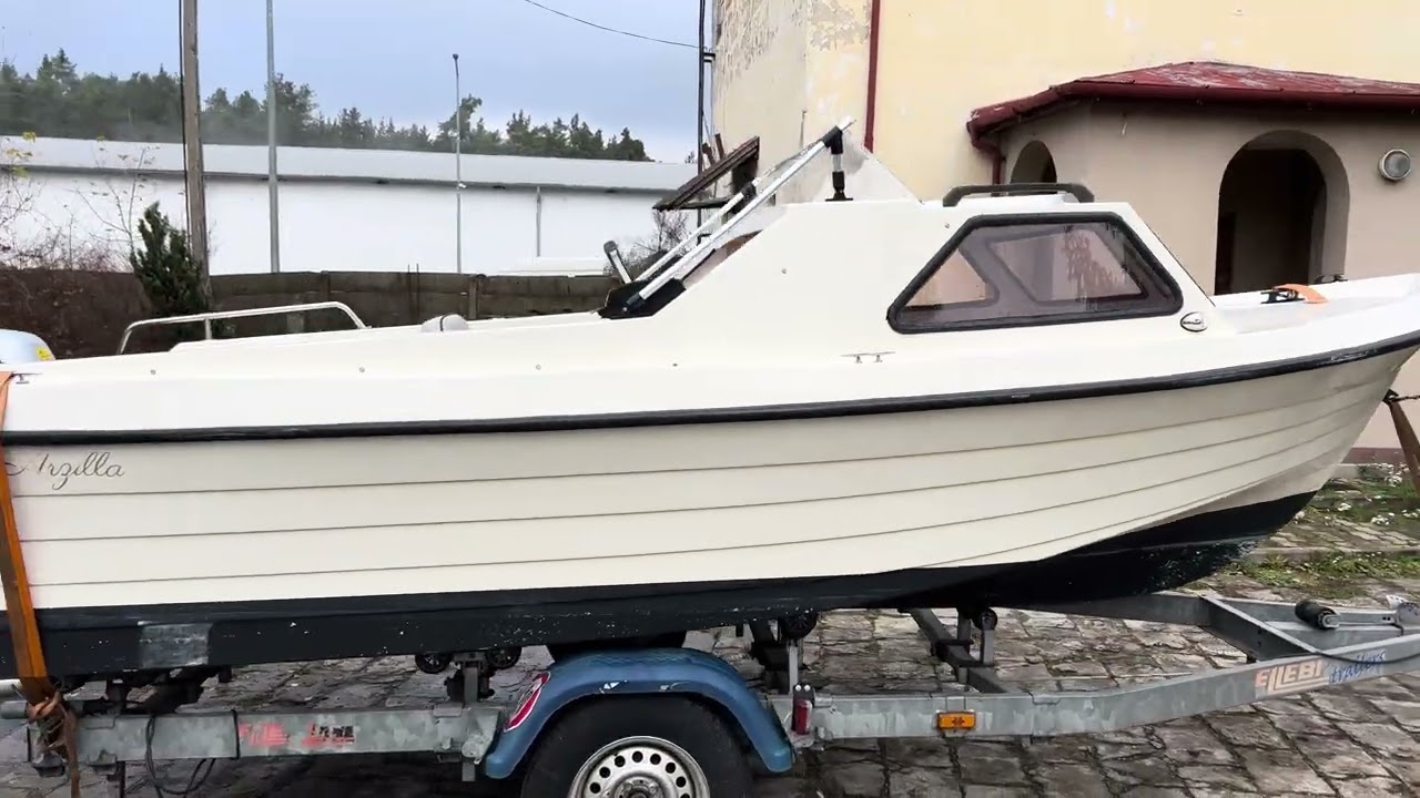 Łódź motorowa typu Rybitwa z silnikiem zaburtowym Honda BF50