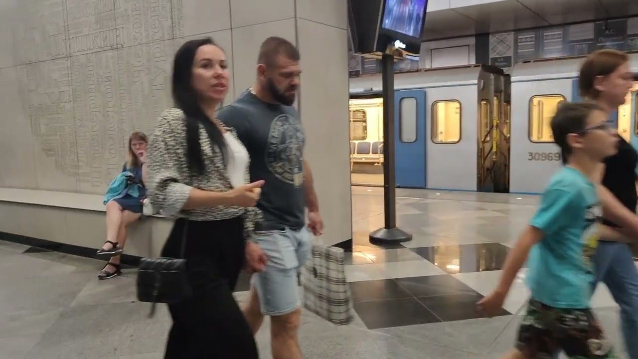 Метро Рассказовка библиотечно-писательская и крайняя станция Солнцевской линии метро Москвы #Moscow