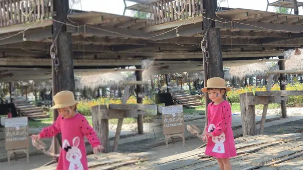 น้องเพชรน้องพลอย มากินข้าวที่เขื่อนอุบลรัตน์จ้า #น้องพลอยน้องเพชร 