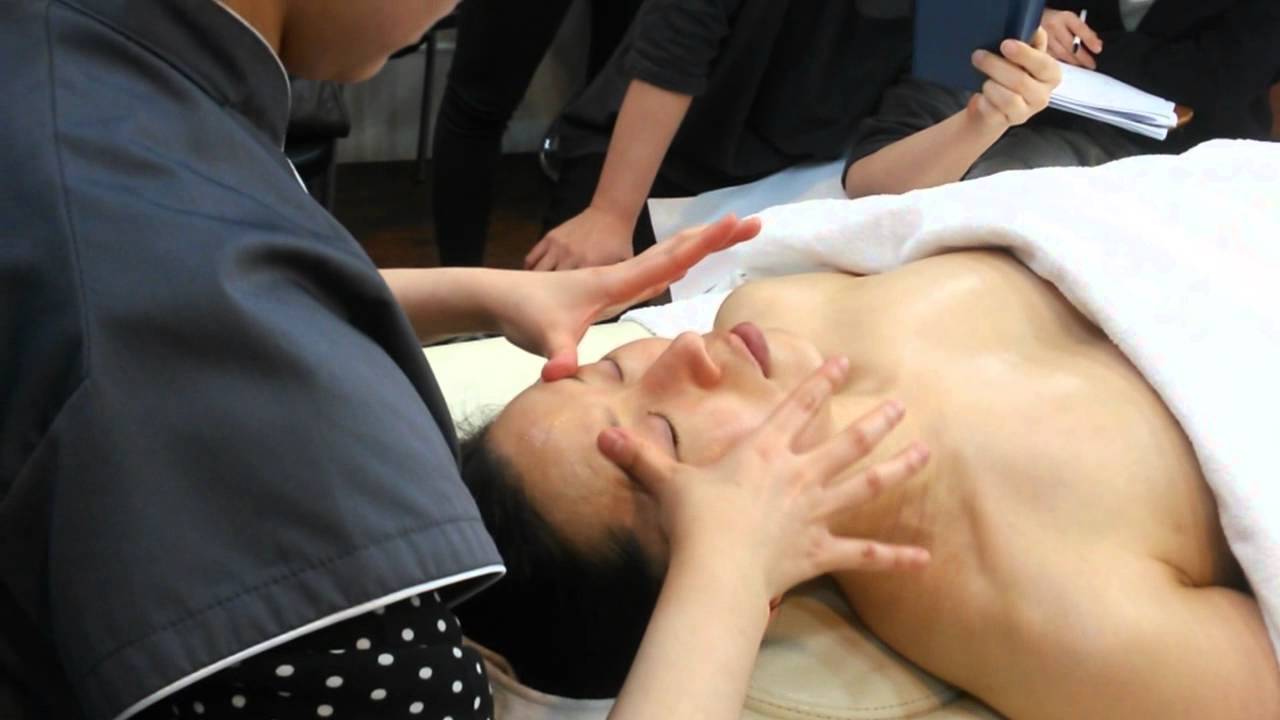 C콜라겐 메뉴얼테크닉