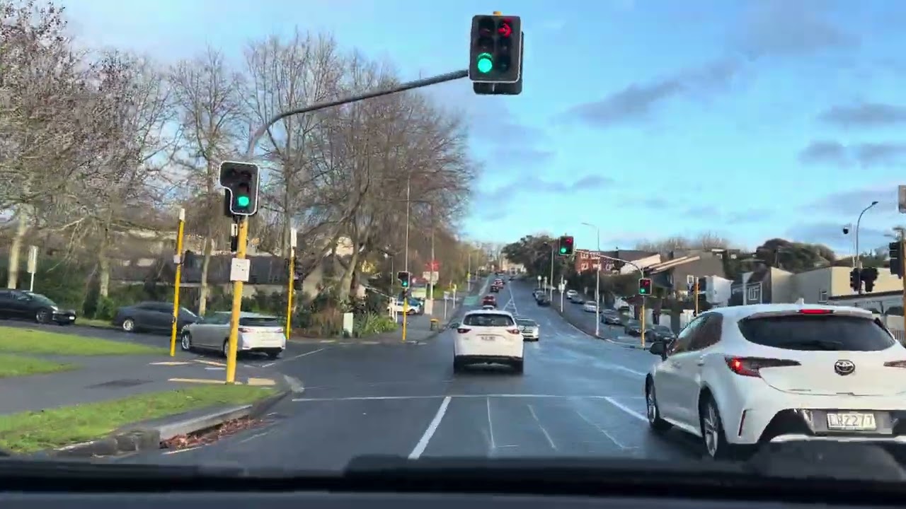 A Monday Morning Drive from Auckland City Centre to Takapuna