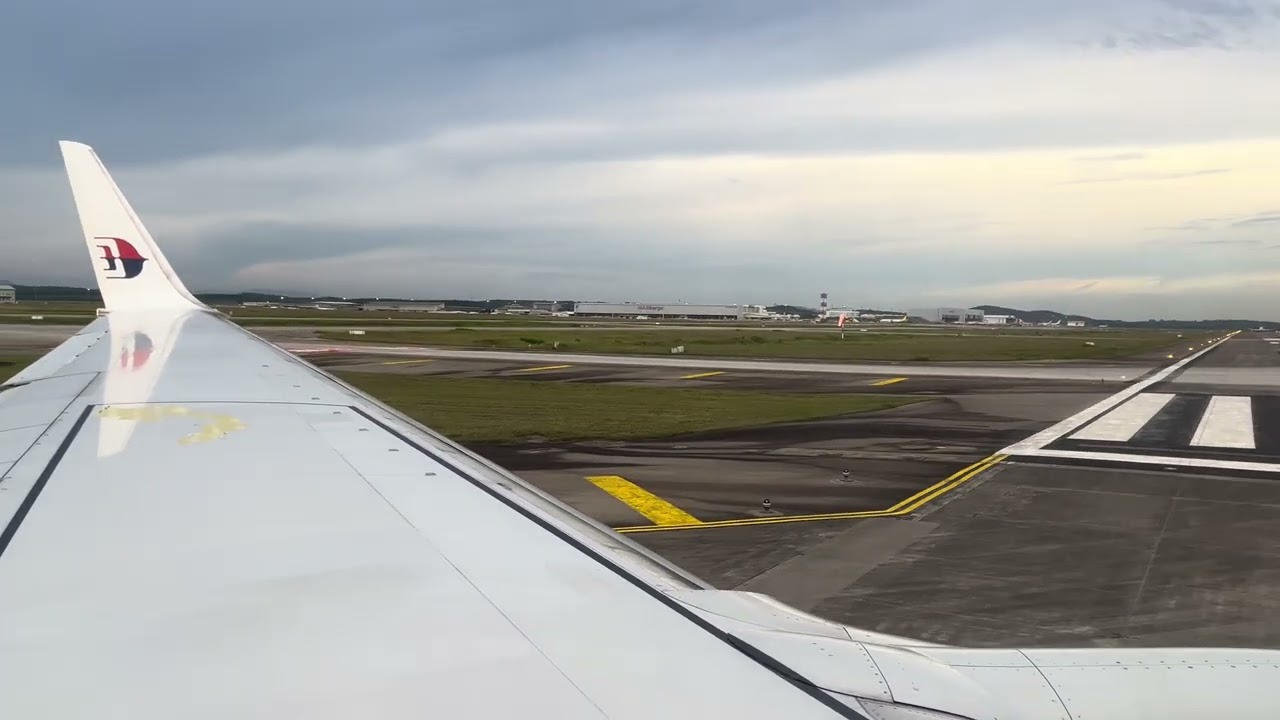 [2/7/2023] Malaysia Airlines - Boeing 737-8H6 (WL) Takeoff At Kuala Lumpur International Airport
