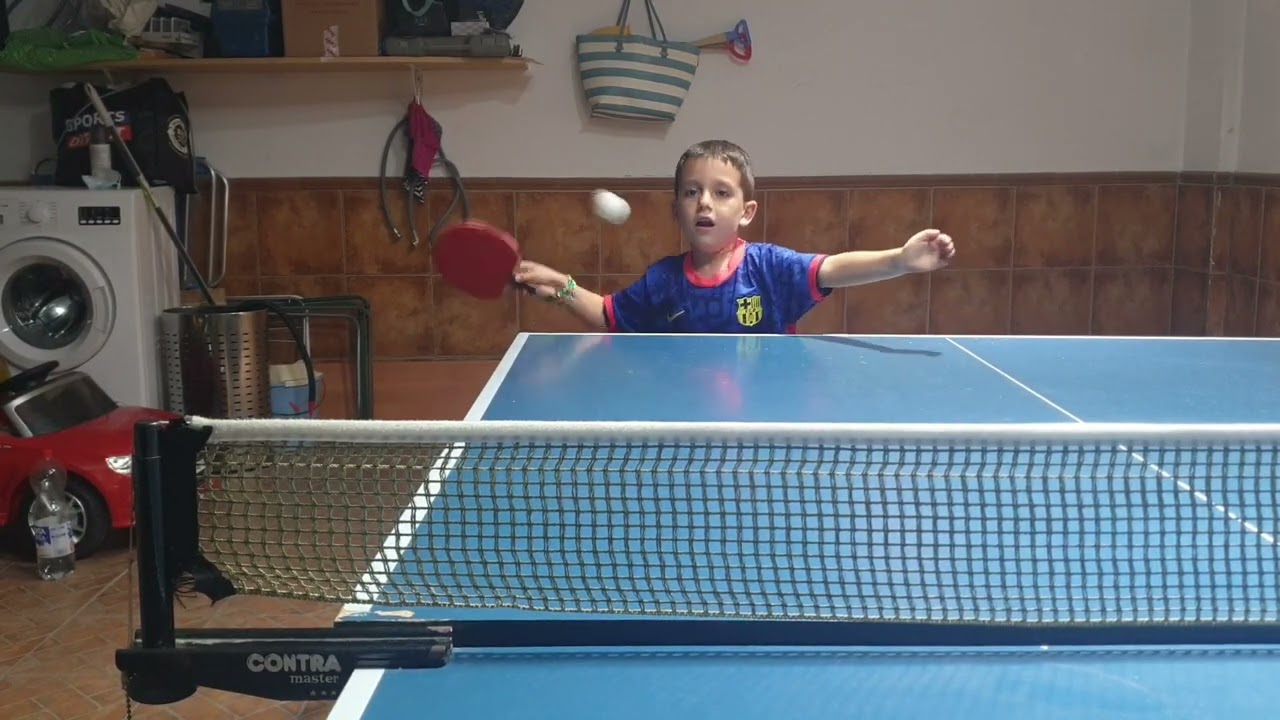Adrian Balsera ( 4 años) dando sus primeros toques el 21/7/22