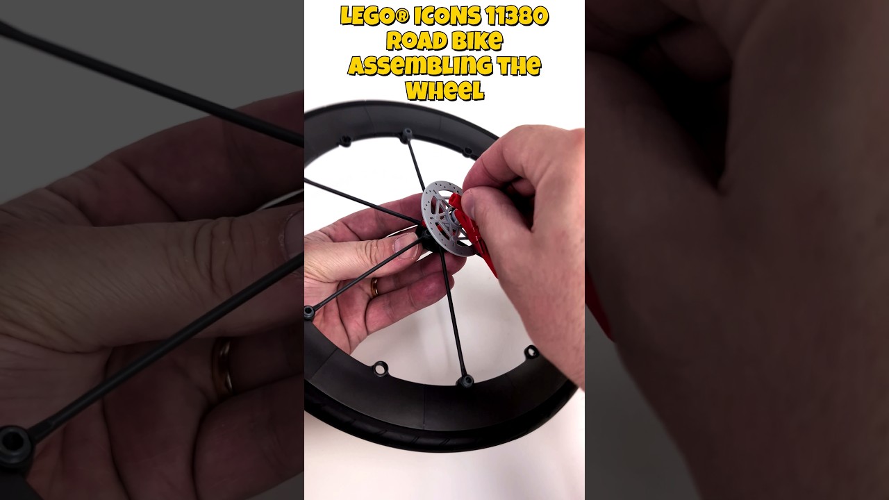 Building the wheel of the new LEGO&reg; Icons 11380 Road Bike - Lego #rlfm #bike #gifted #cycling #11380