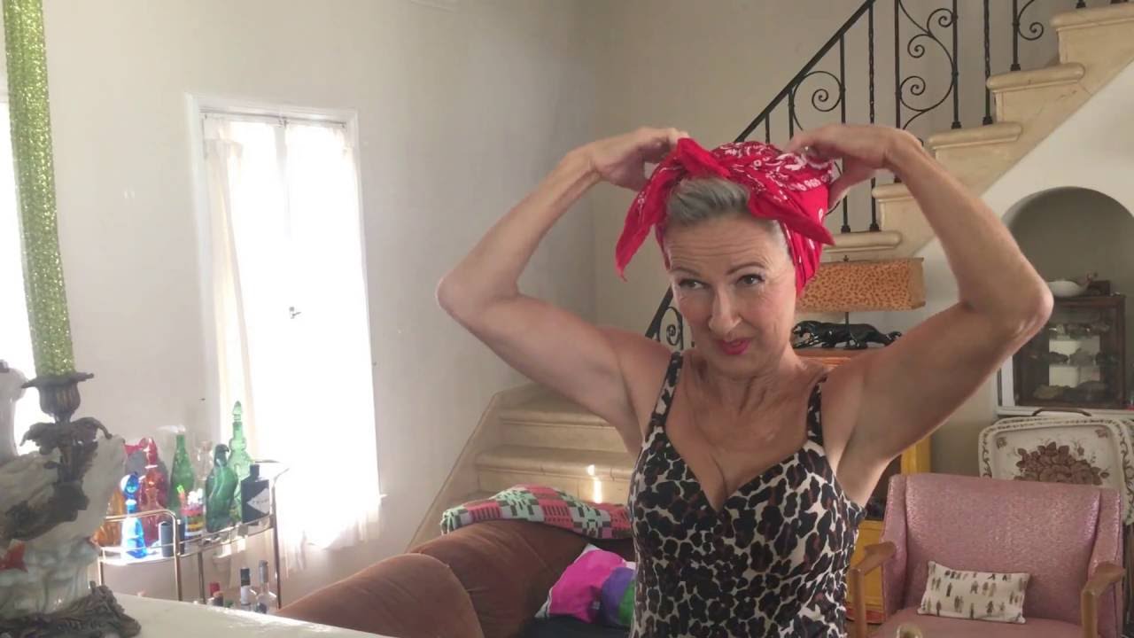 How To Look Like Rosie the Riveter- A Pin-Up Hair Tutorial