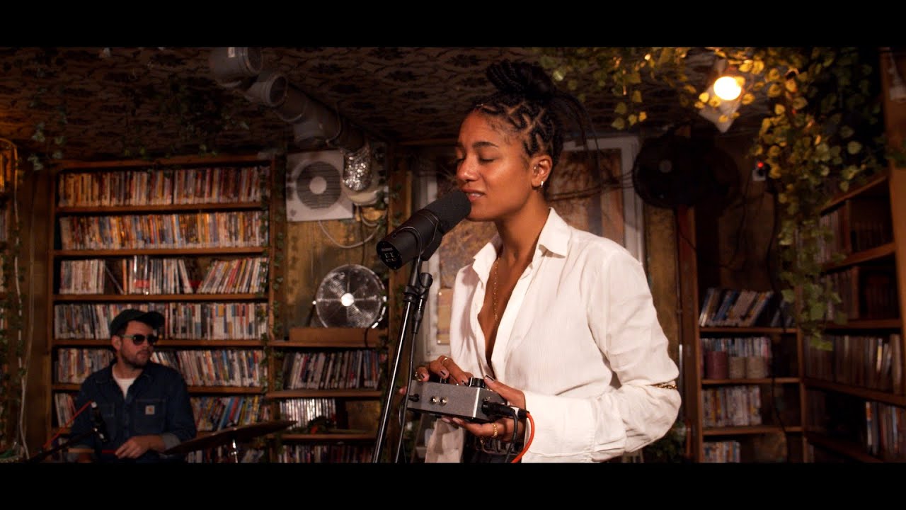 Lary sings 'Krieger' — Cassette Head Sessions