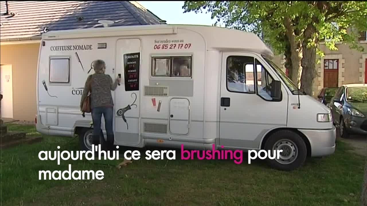 Un salon de coiffure ambulant sillonne l'Allier