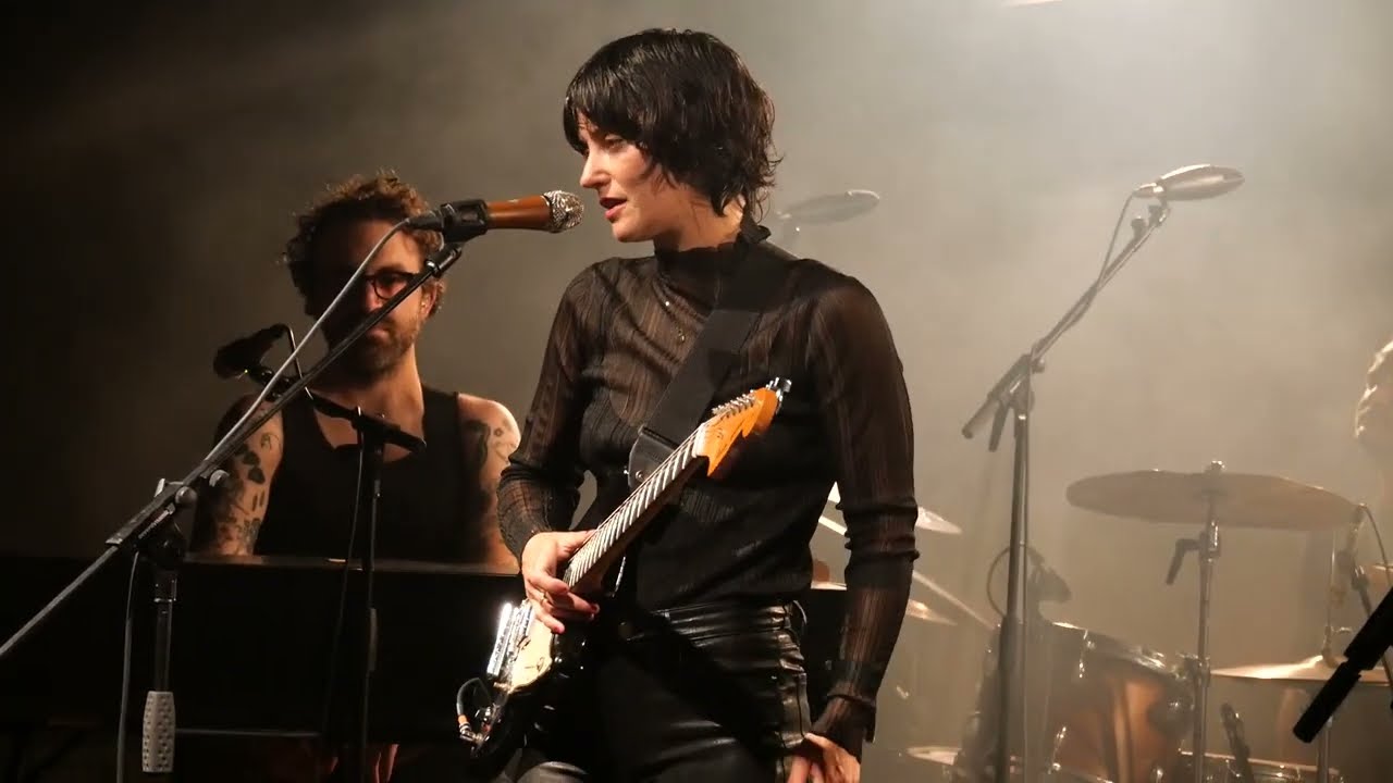 Sharon Van Etten - All I Can - Live In Paris 2022