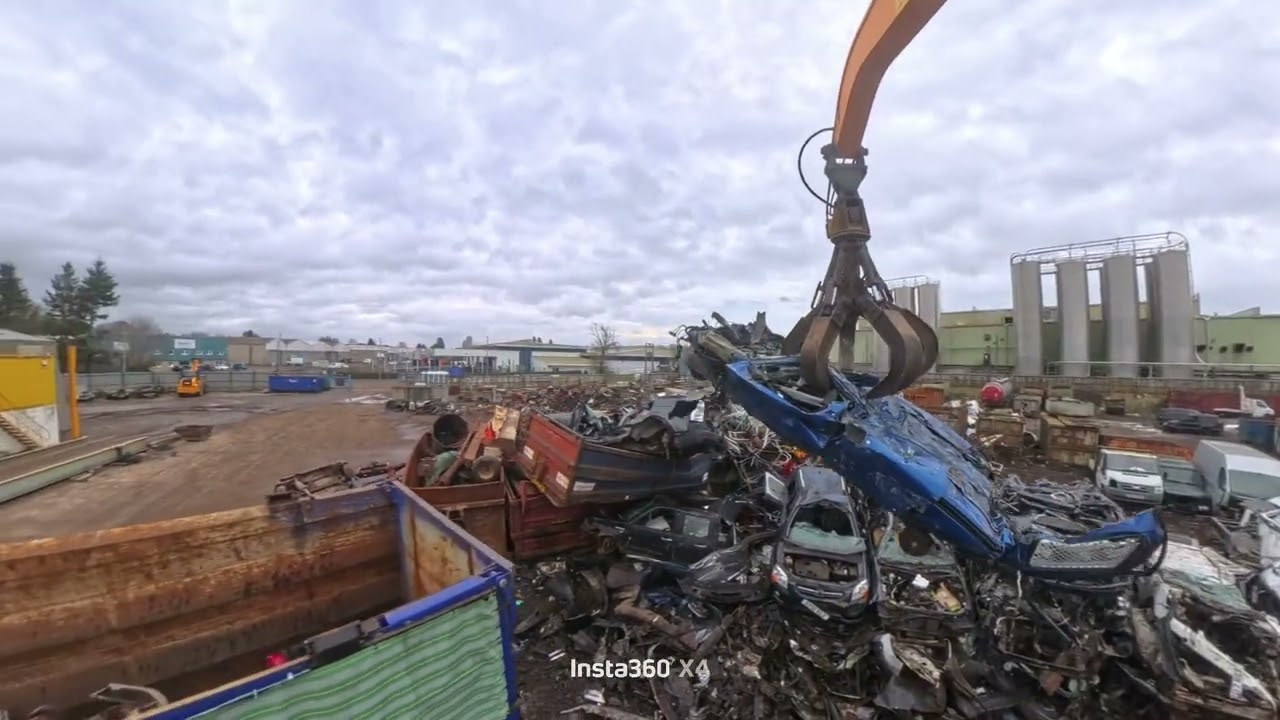 Loading crushed cars