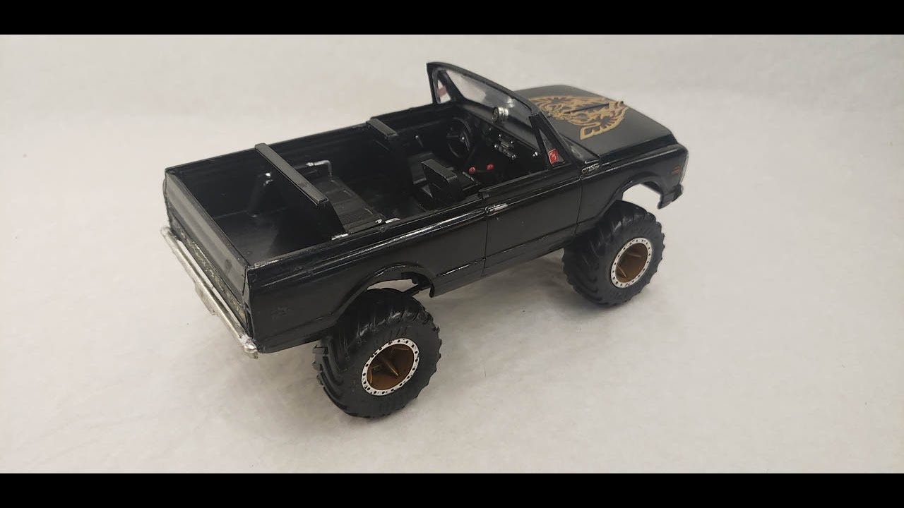 AMT Crew Chief Chevy Blazer build and reveal under 8 Minutes in HD