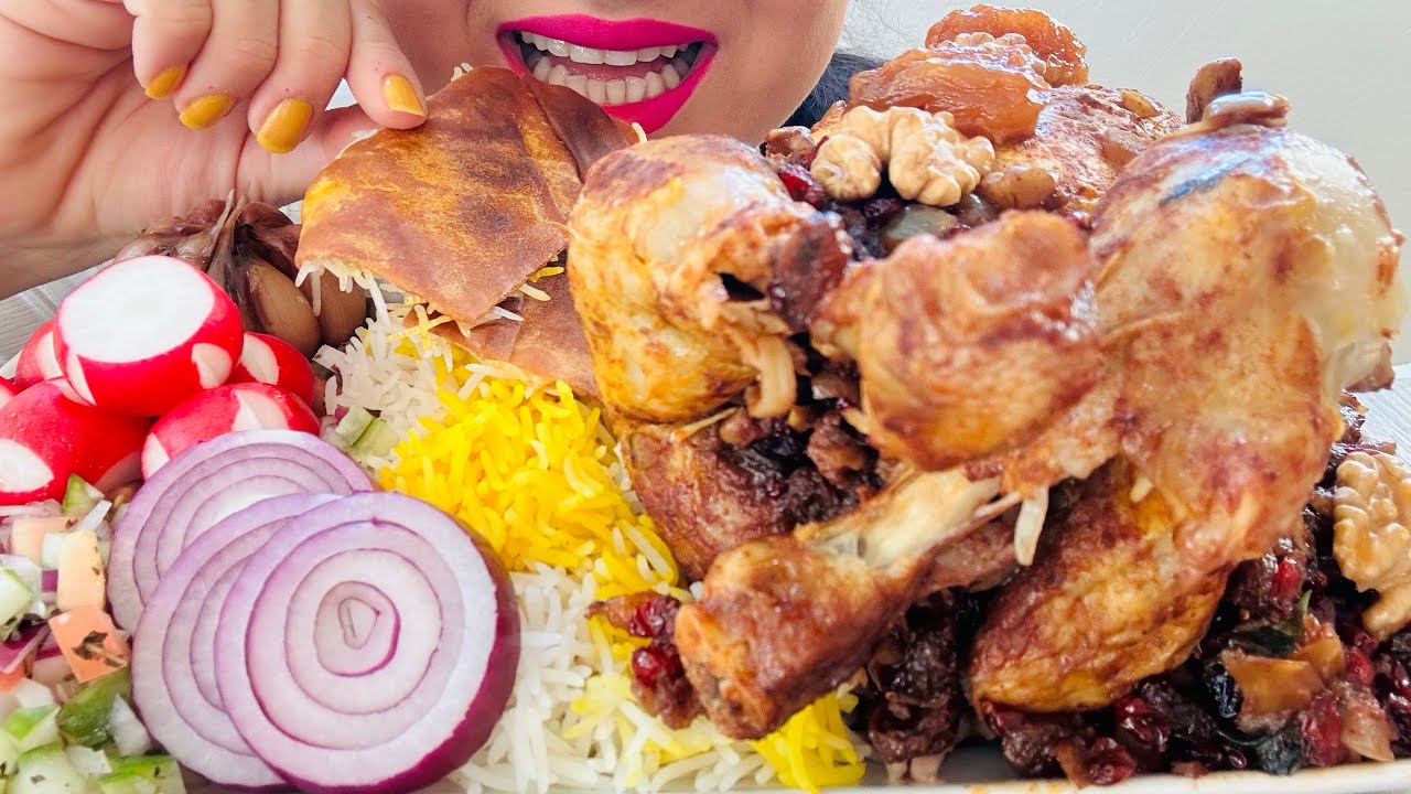 Asmr eating whole chicken with rice| موکبانگ مرغ شکم پر با برنج و ته دیگ و مخلفات