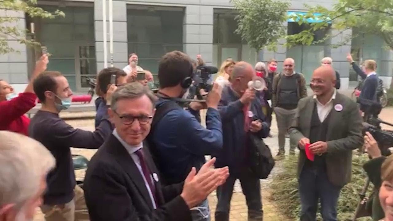 Lo Russo nuovo sindaco, il centrosinistra si riprende Torino: l'esultanza al comitato elettorale