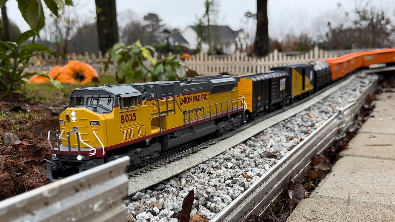 GARDEN RAILROADING WITH LIONEL LIONCHIEF  PLUS 2.0