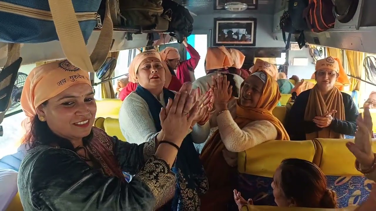 ਨੀਂ ਮੈਂ ਨੱਚਣਾ ਗੁਰਾਂ ਦੇ ਨਾਲ ਅੱਜ ਮੈਨੂੰ ਨੱਚ ਲੈਣ ਦੇ  #viralvideo #pathankotToShriKhuralGarhSahibYatra  