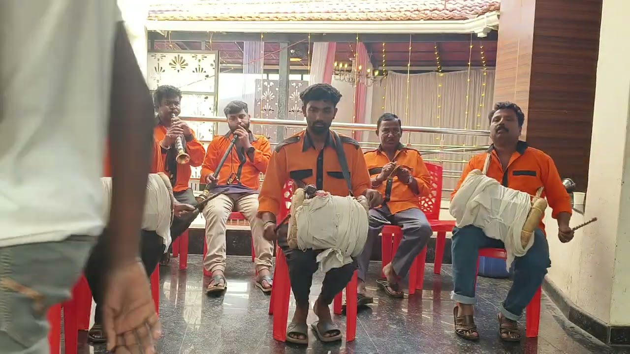 ಚೆಲುವೆ ಎಲ್ಲಿರುವೆ ಮನವ ಕಾಣುವ ರೂಪಶಿಯೇ🤍🫶 ವಾಲಗ ಮಣಿ ಮಡಿಕೇರಿ (+91 99012 32350)