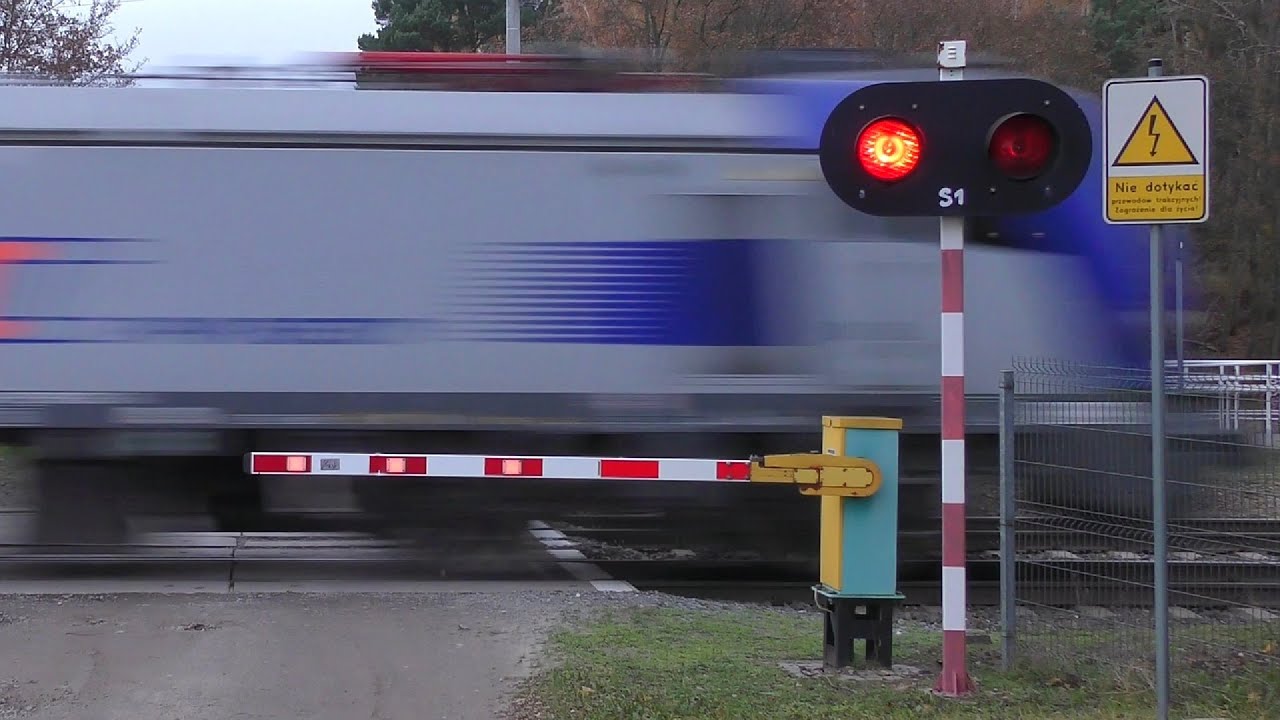 Przejazd kolejowy Jankowo Dolne | Railroad Crossing in Poland