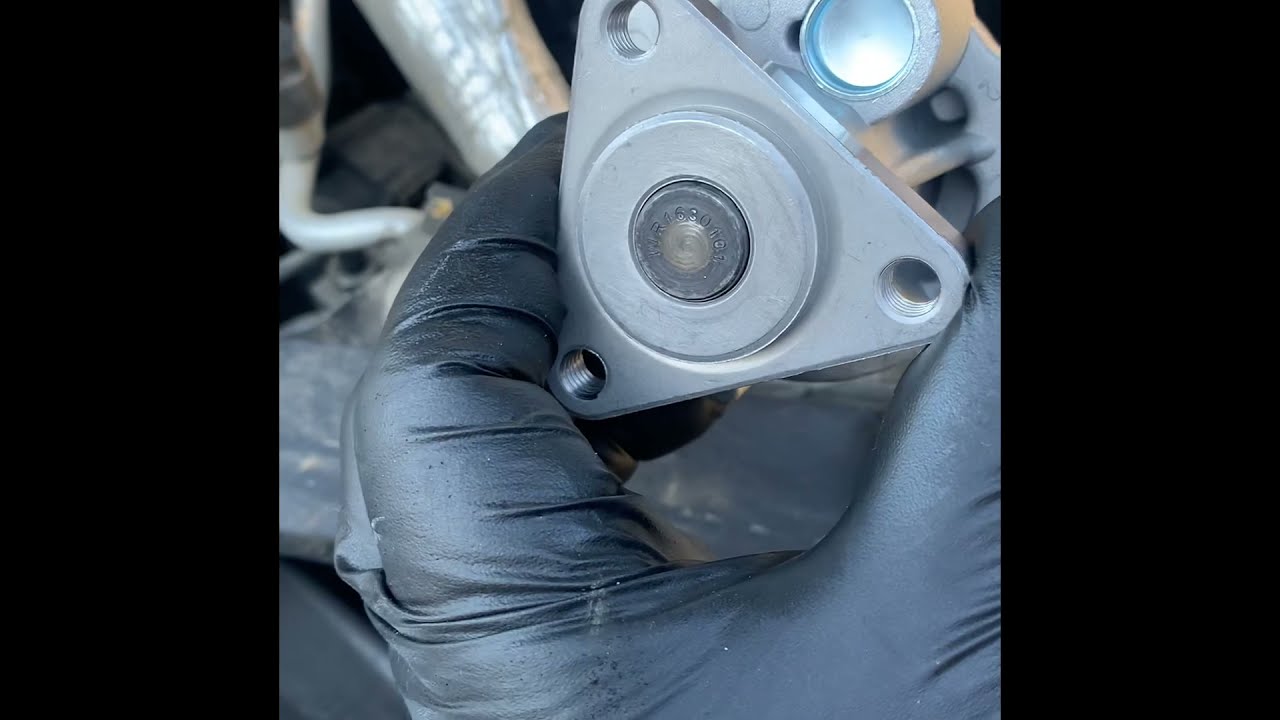 Замена водяного насоса на Ford Fusion 2.5L 2012 года выпуска.
