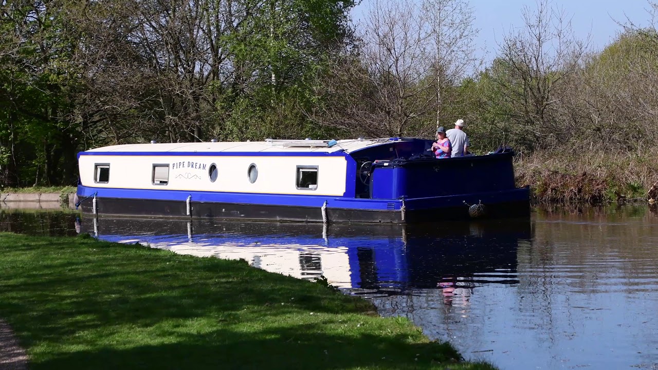 Along The Bridgewater Canal Runcorn 4K