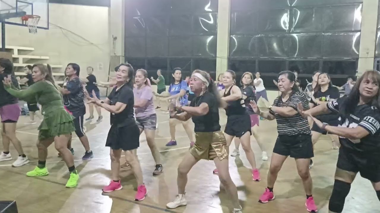 @knlphysicalfitness1425 Friday zumba with ZIN Randy. Music belongs to the rightful owner 