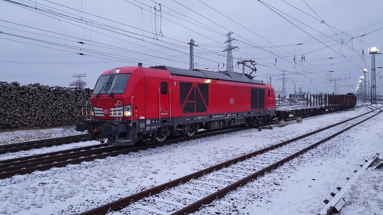 D-DB 249 021-7 mit EZK 53084 (BNO - WE) bei der Abfahrt im Bahnhof Berlin Nordost