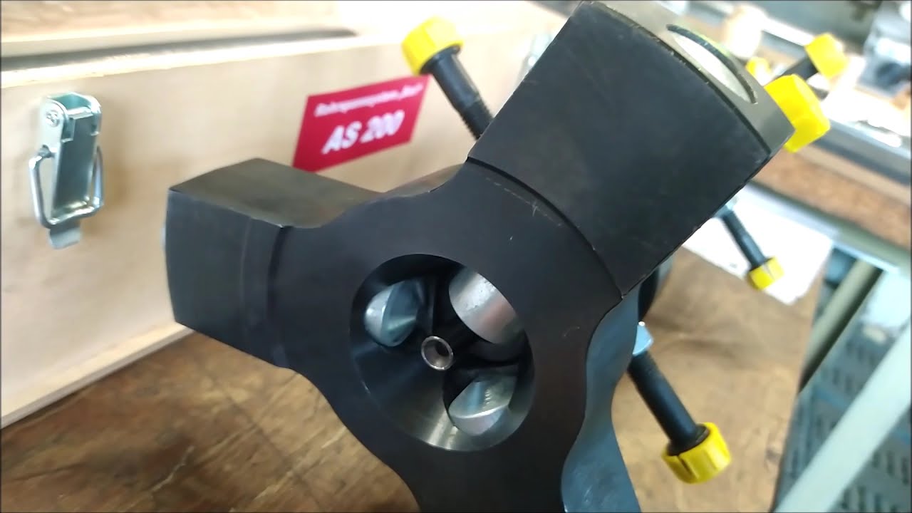 BARI Rohrspanner AS200 System (Einbau und Bearbeitung) CNC-Drehen
