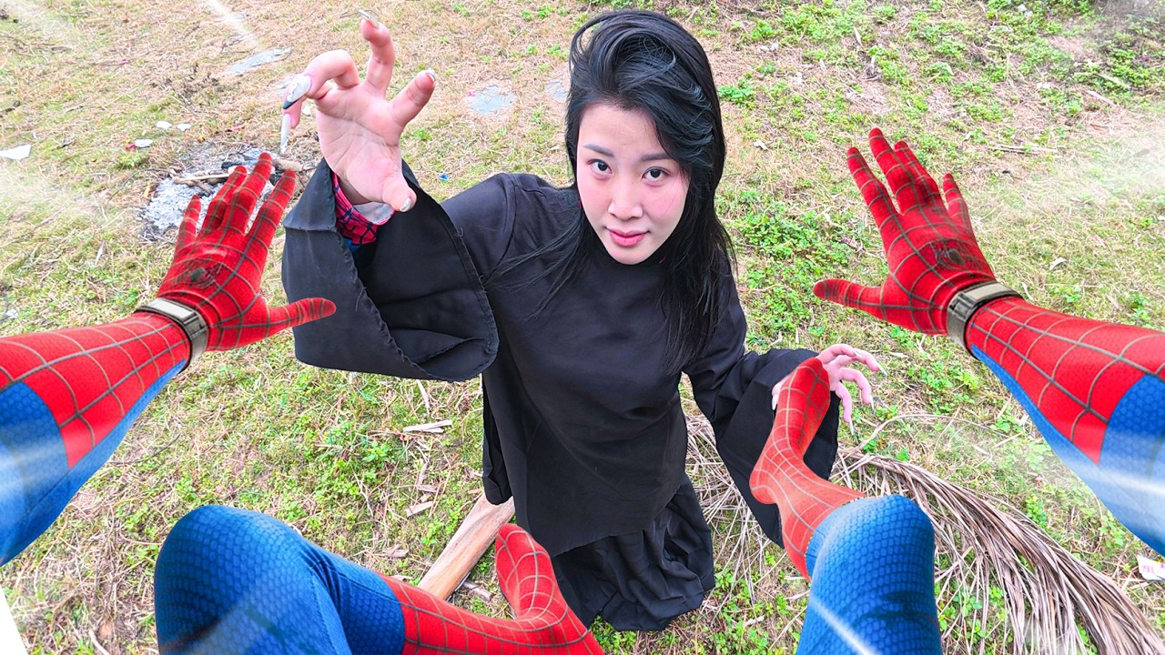 OMG! Spider-Girl Dressed Up as Ghost Trolls Spider-Man During Picnic (Chasing POV Romantic Funny)