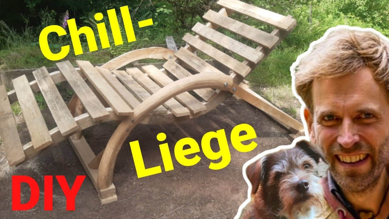 Aussteiger zeigt wie er eine Entspannung-Liege baut und chillt.