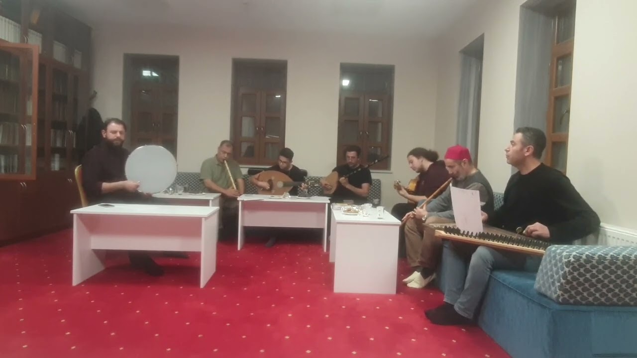 Fincanın Etrafı Yeşildir   Uşşak Türkü