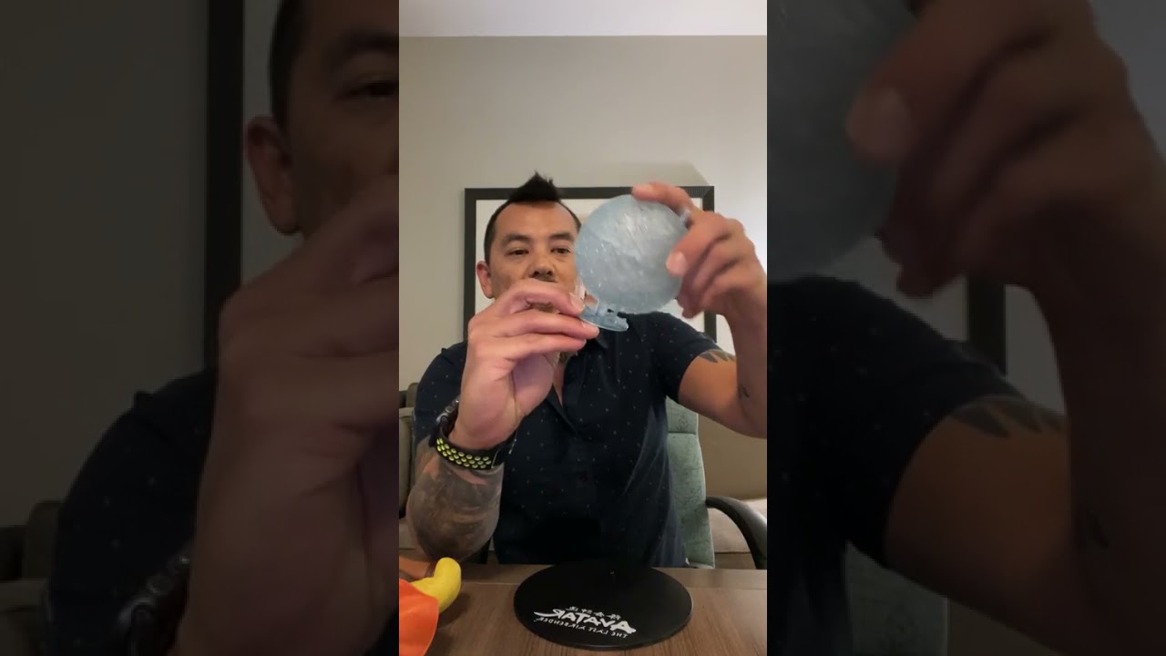 Unboxing Avatar Aang 12