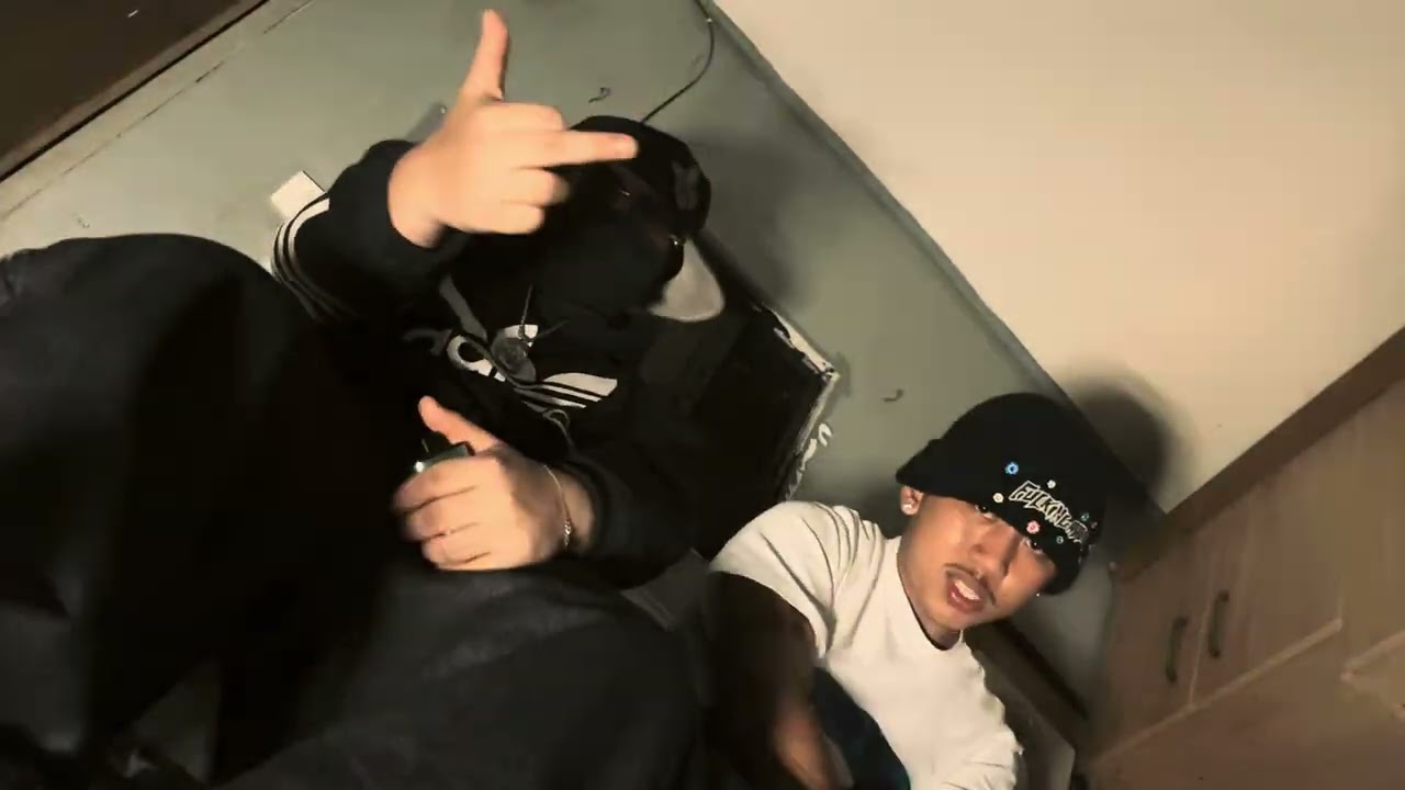 U KNOW - BRANDON THUGGIN (Feat) WAVY BLUUU. Prod by: FantomXXX