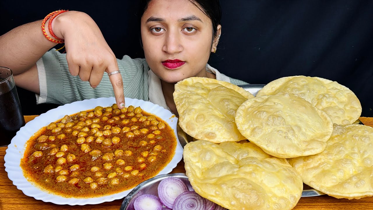 EATING MASALA CHOLE BHATURE,SALAD,ACHAR,COKE ASMR|STREET STYLE SOFT BHATURE WITH MASALA CHOLE|FOODIE