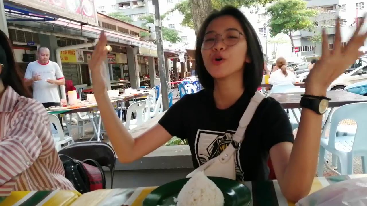 How to eat LATOK or Sea Grapes (Sabahan Local Food) review by Sandra Dianne - HEY KAU singer