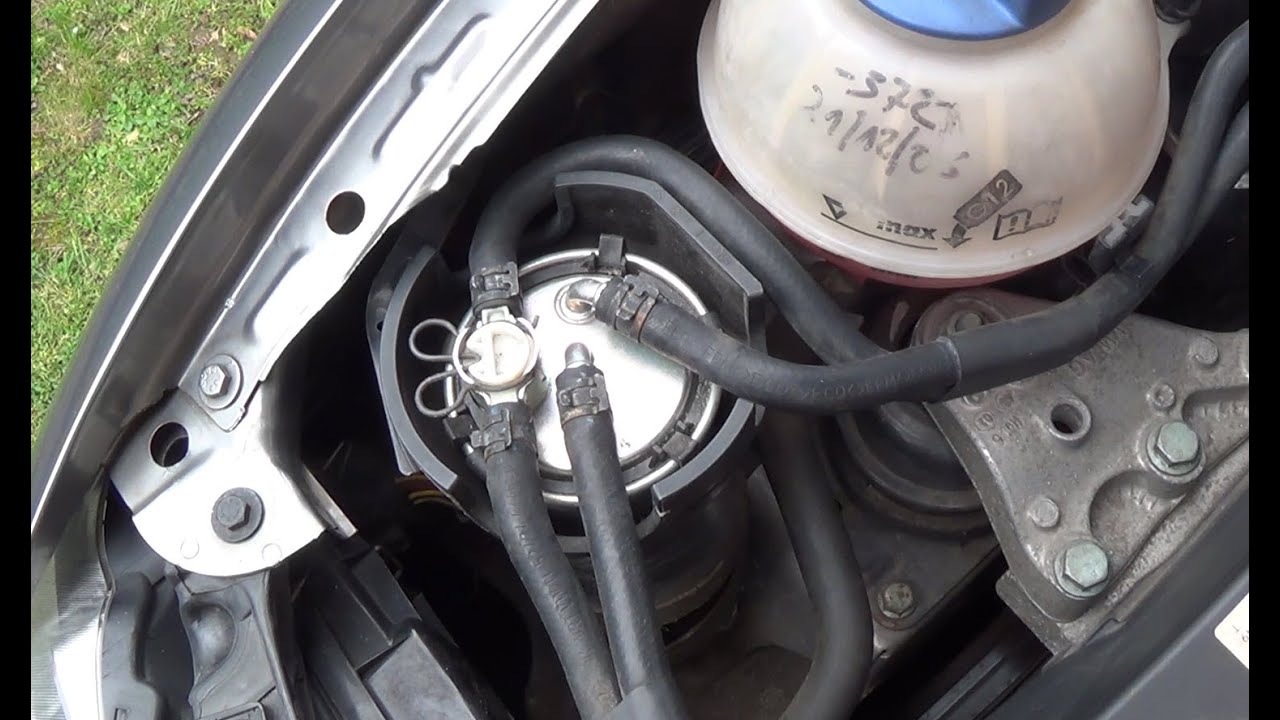 Replacing the fuel filter Seat Ibiza 6L