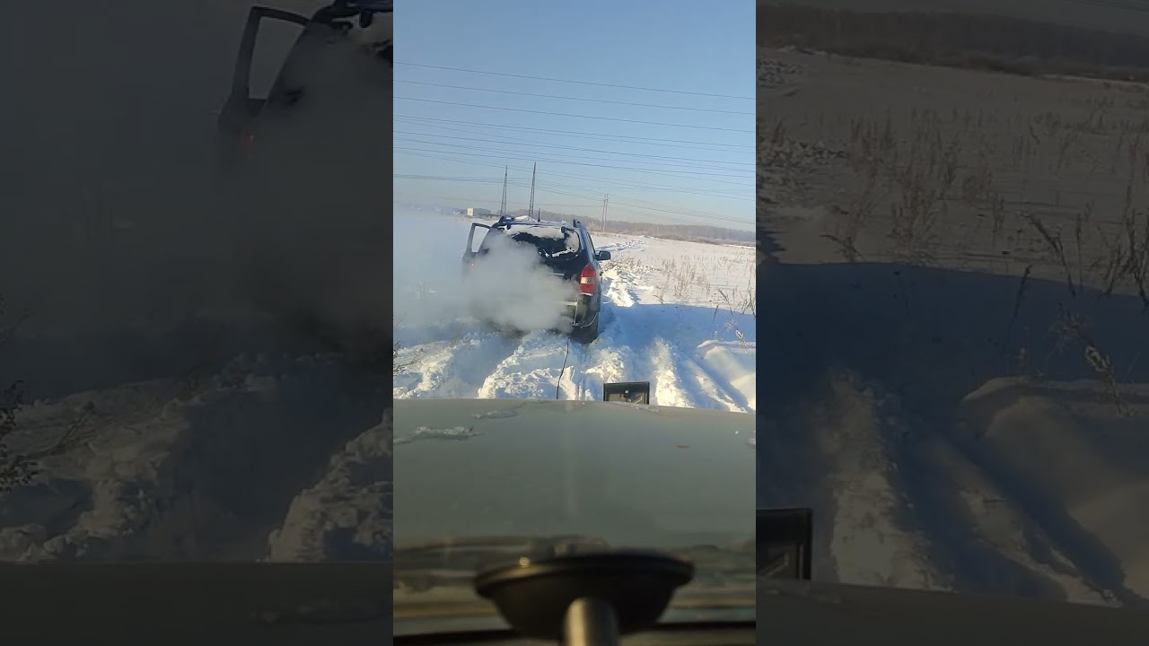Вытаскиваю Hyundai Tucson из поля.