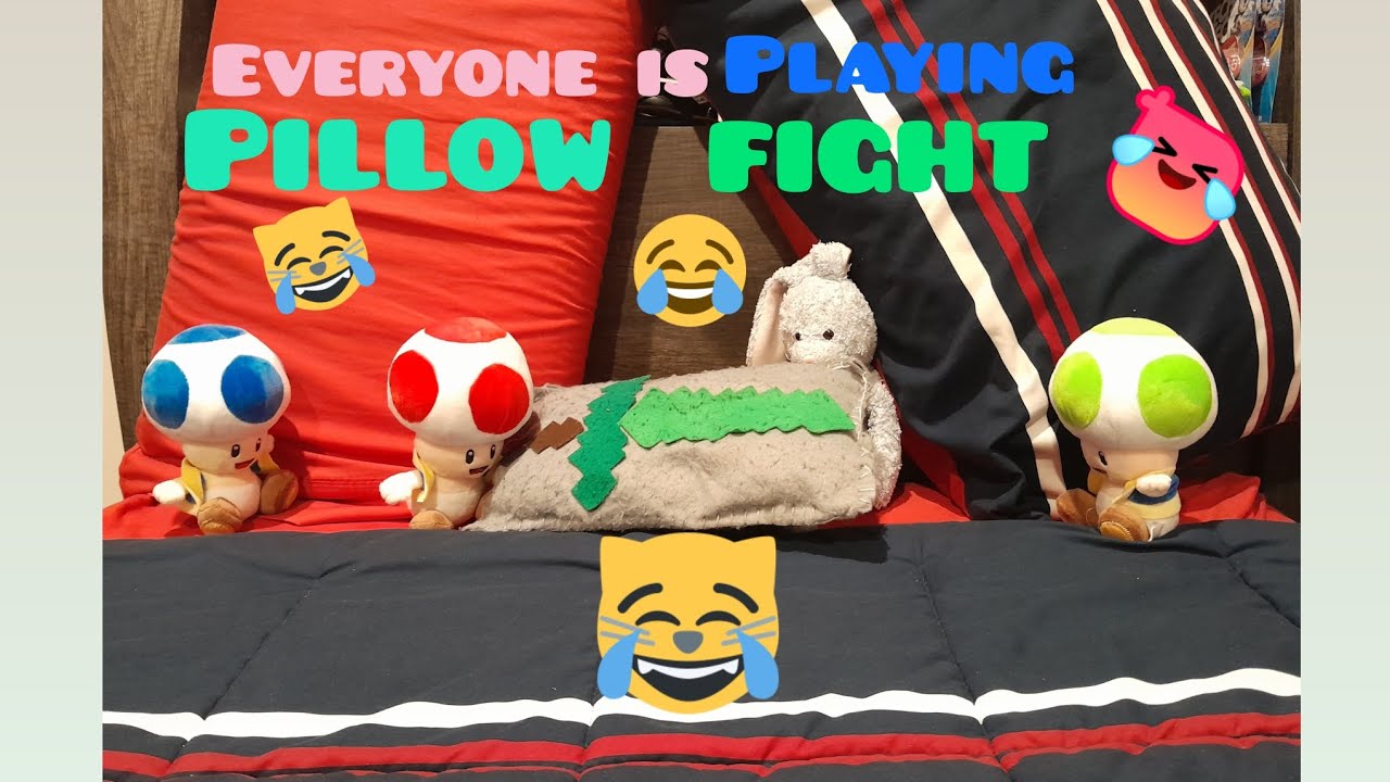 Everyone is playing pillow fight 