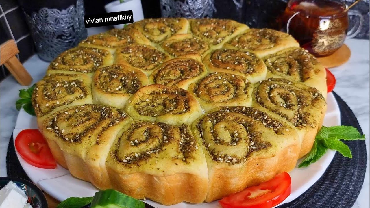 فطائر الزعتر أو رولات الزعتر😍بعجينة هشه كالقطن وبدون بيض👌وتصلح لجميع أنواع المعجنات😌والطعم خياااال😋