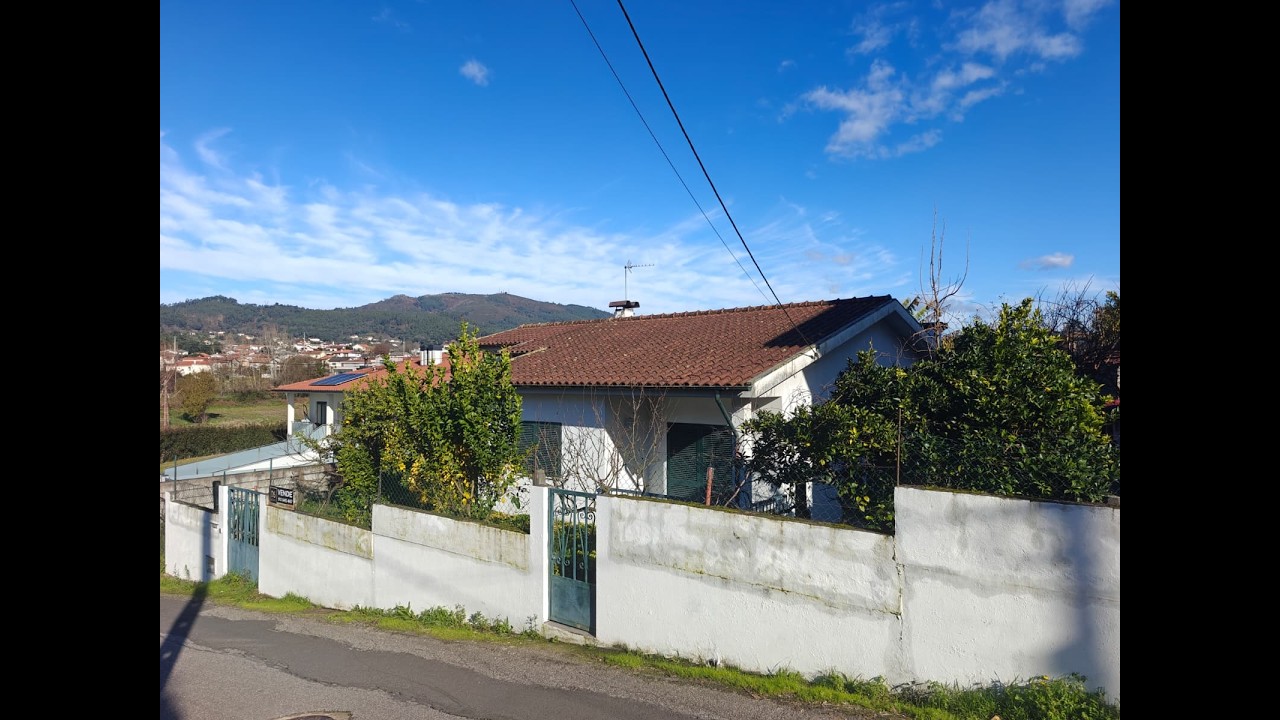 Moradia T3 térrea com jardim e vista campo | Lote de 1.380 m²